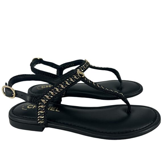 Chanel 2022 CC Logo Scooby Chain Thong Sandals - Picture 6 of 16